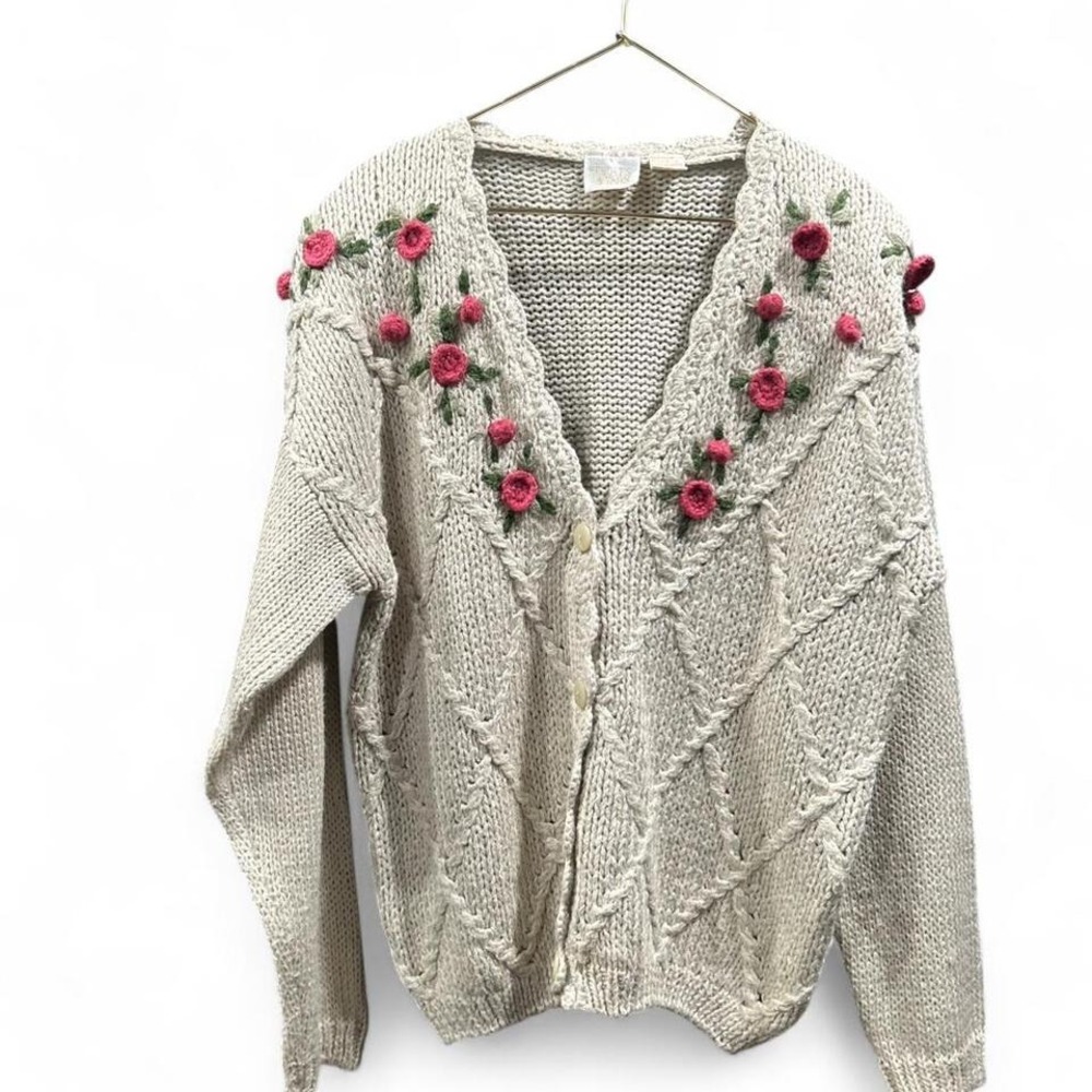 Women's vintage tan knit sweater by Needles & Yarn size M‎ (m4)